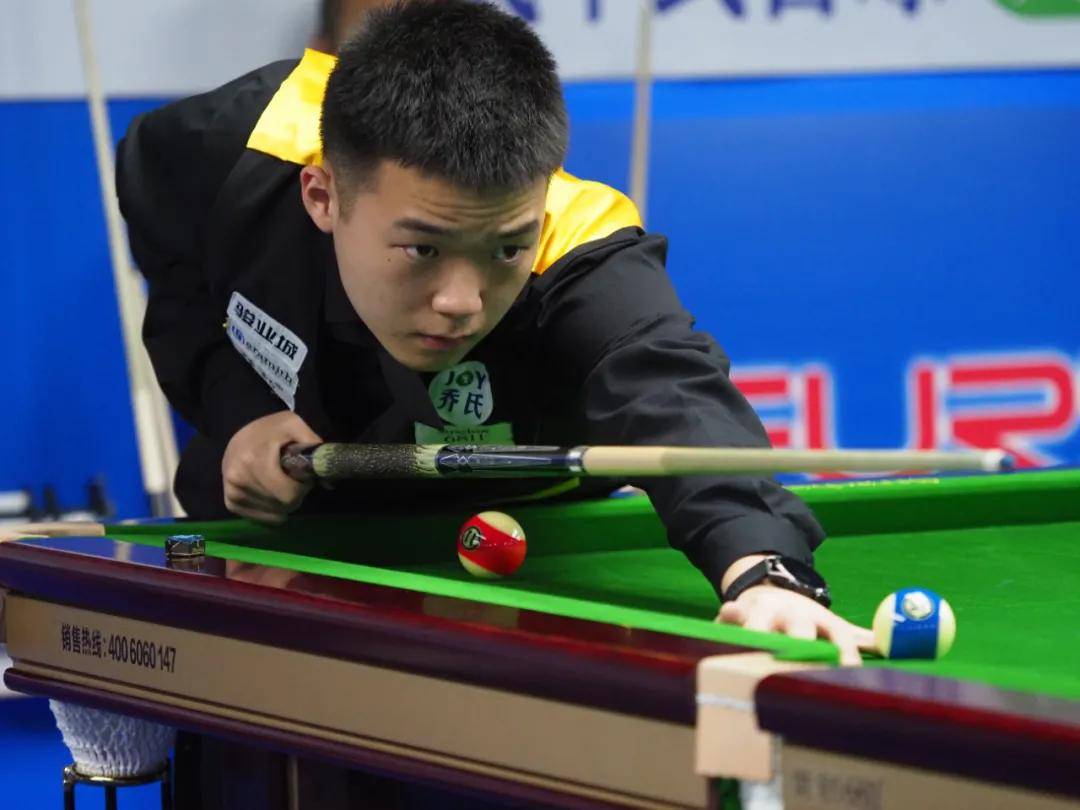 队的出色发 队的出色发