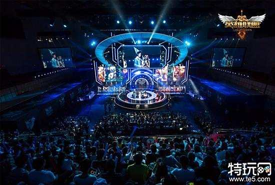 主力前锋的 主力前锋的