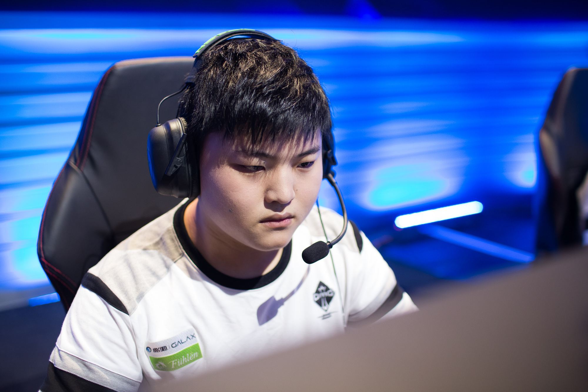 广泛讨论 广泛讨论